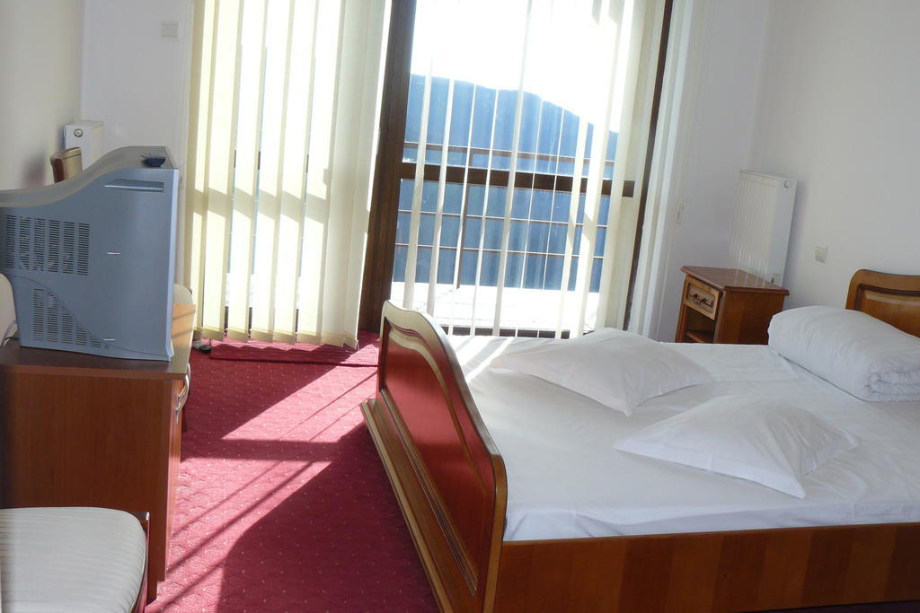 Cabana Muntii Parang Ranca Hotell Rum bild